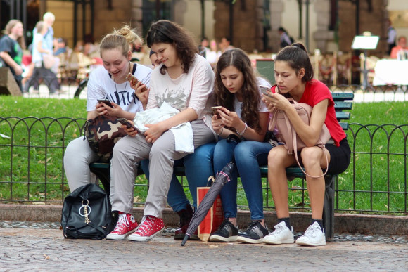 Telefonieren mit dem Handy kann Gedächtnisleistung bei Jugendlichen beeinträchtigen 